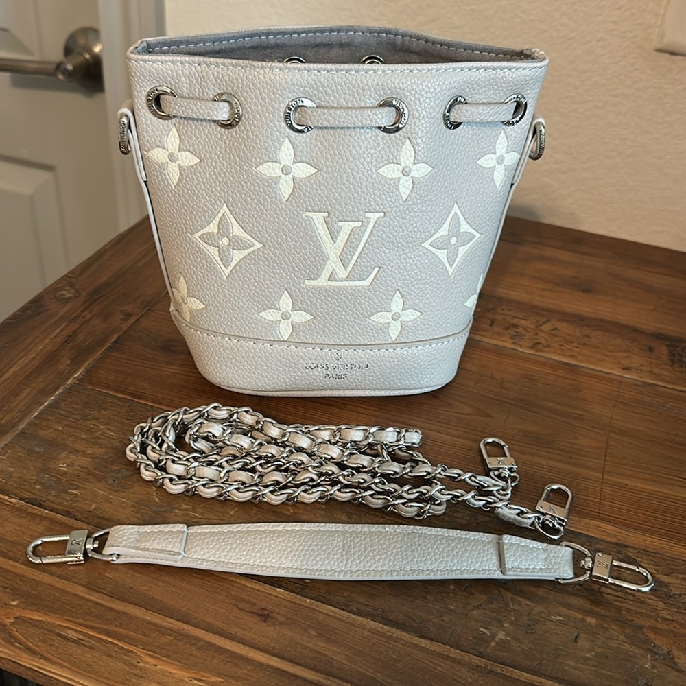 MINI BUCKET BAG with 2 strap options - Picture 3 of 3